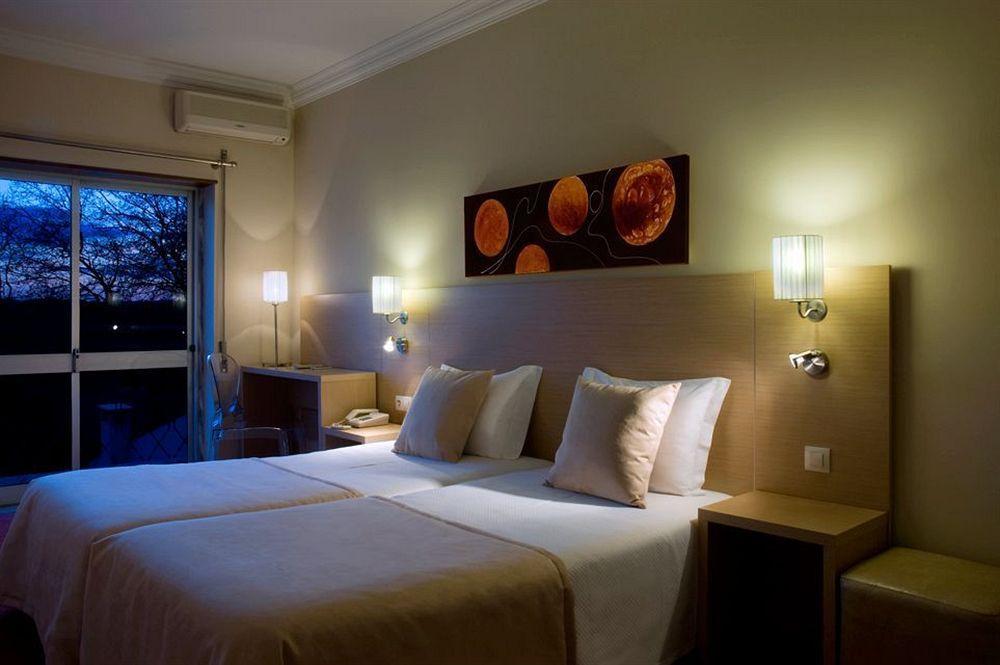Hotel Lagoa Dos Pastorinhos Фатима Экстерьер фото